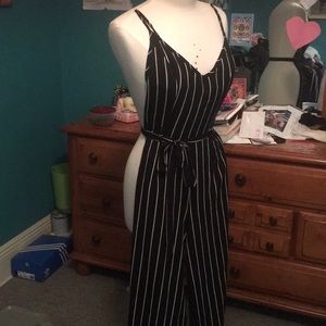 FASHION NOVA ROMPER SZ SMALL